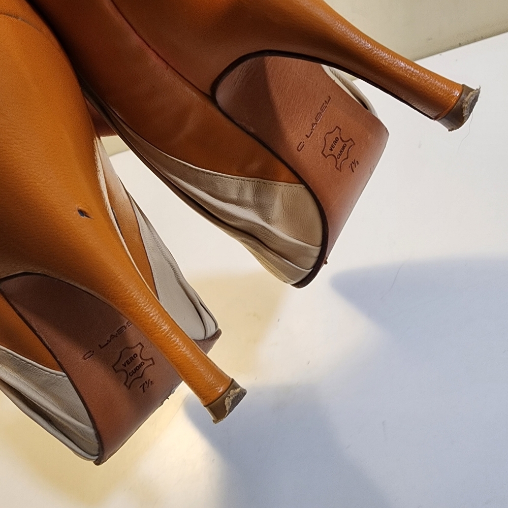 C. Label Two-Tone Orange and Cream Pointed-Toe Heels Sz 7.5 - Picture 8 of 16